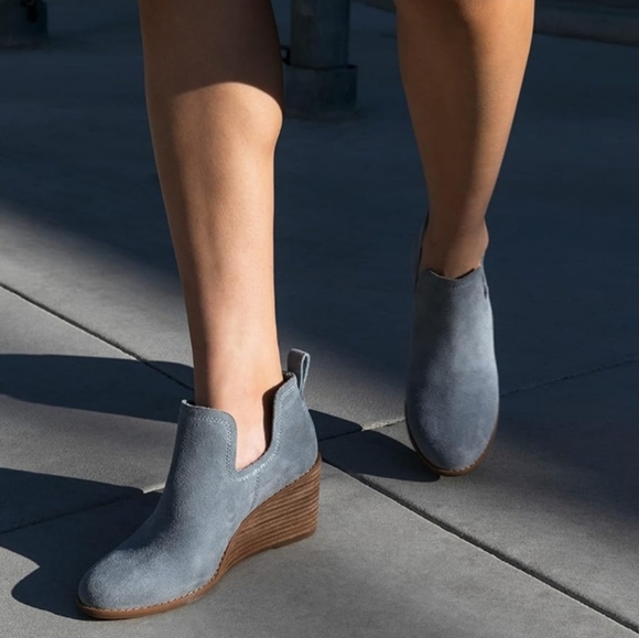 Toms Kallie Gray Suede, Boho-chic Cut-out, Stacked Wedge Comfort Bootie WMS 9W - Picture 15 of 16